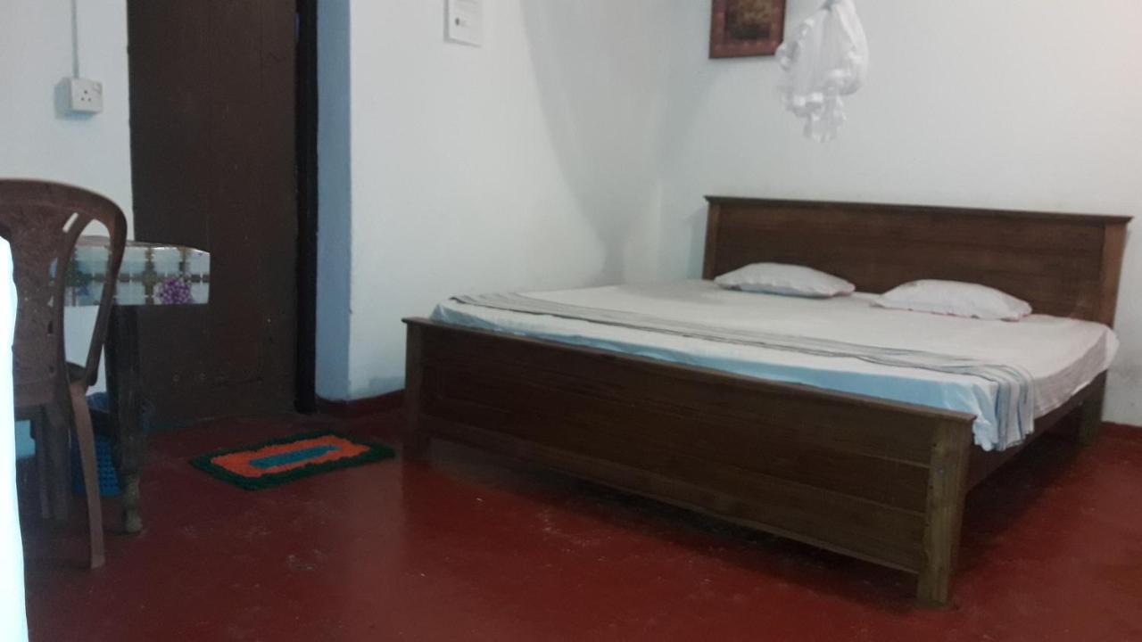 Colonial Surfing Villa Hostel & Home Stay ミディガマ・イースト エクステリア 写真