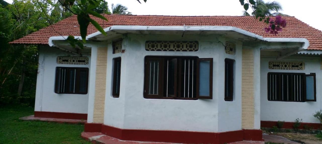 Colonial Surfing Villa Hostel & Home Stay ミディガマ・イースト 部屋 写真