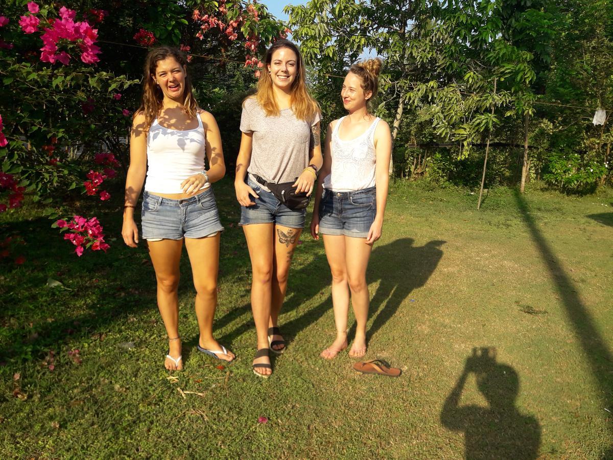 Colonial Surfing Villa Hostel & Home Stay ミディガマ・イースト エクステリア 写真