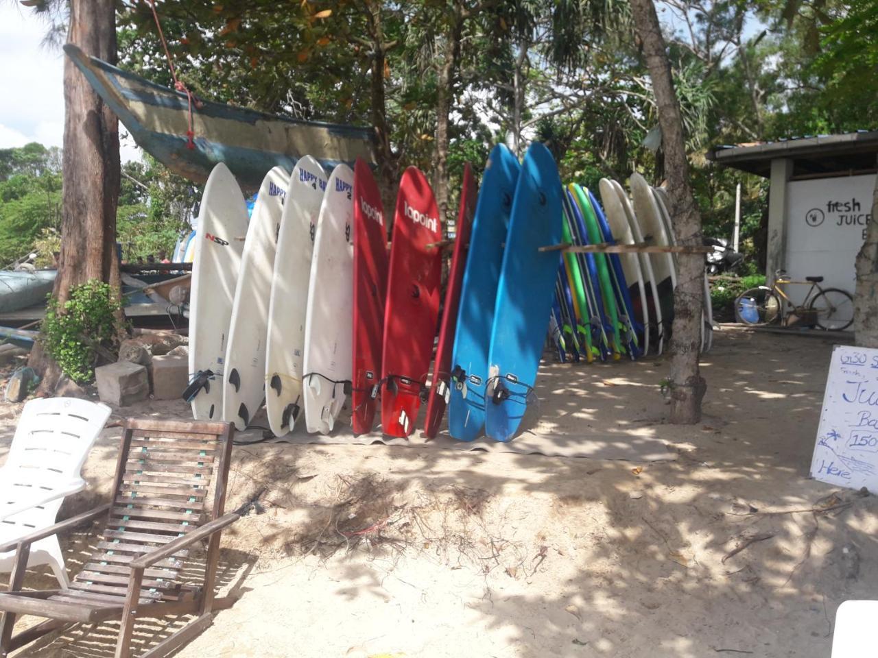 Colonial Surfing Villa Hostel & Home Stay ミディガマ・イースト エクステリア 写真